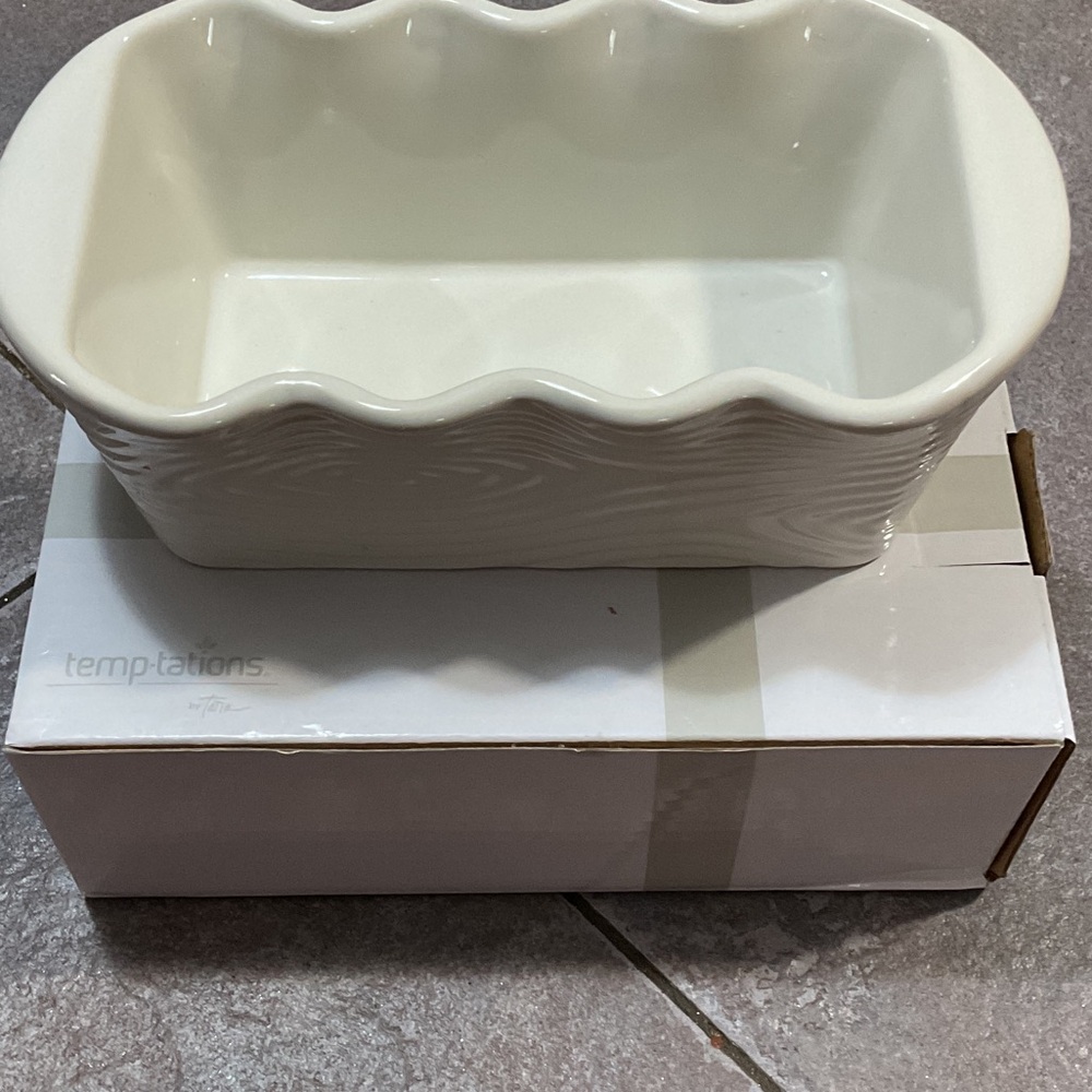 Temp-Tations Ivory Loaf Pan minis set of two.